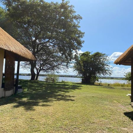Big 5 Toro Lodge Kasane Ngoại thất bức ảnh