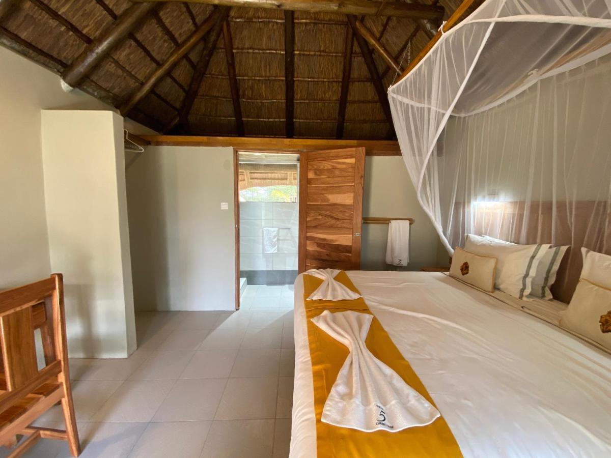 Big 5 Toro Lodge Kasane Ngoại thất bức ảnh