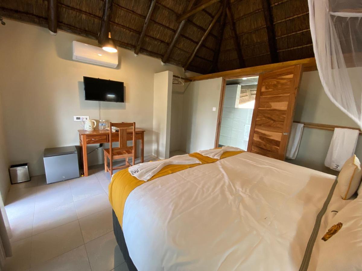Big 5 Toro Lodge Kasane Ngoại thất bức ảnh